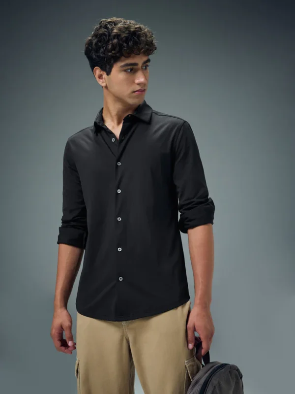 Men Solid Regular Fit Spread Collar Casual Shirt with COTFLEX