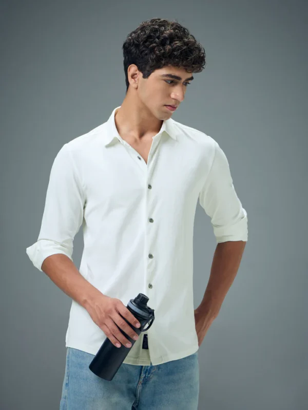 Men Solid Regular Fit Spread Collar Casual Shirt with COTFLEX