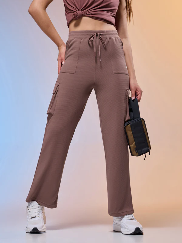 Women’s Solid Straight Fit Cargo Trackpants with TECHNOCOOL Share - Image 4