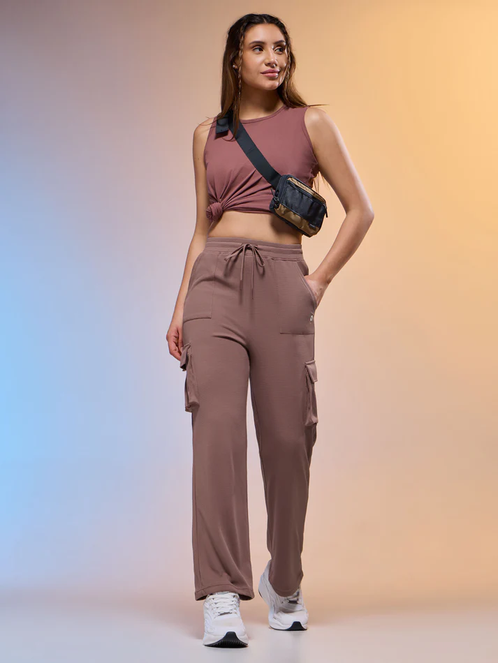 Women’s Solid Straight Fit Cargo Trackpants with TECHNOCOOL Share